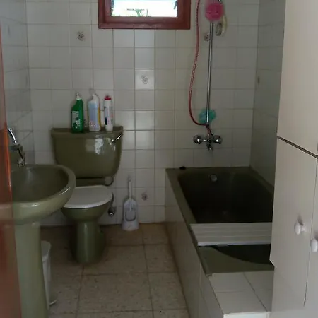 Elisabet Traditional House منزل ريفي Anaphotia